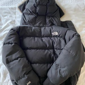 North Face women’s puffer jacket. Size medium.